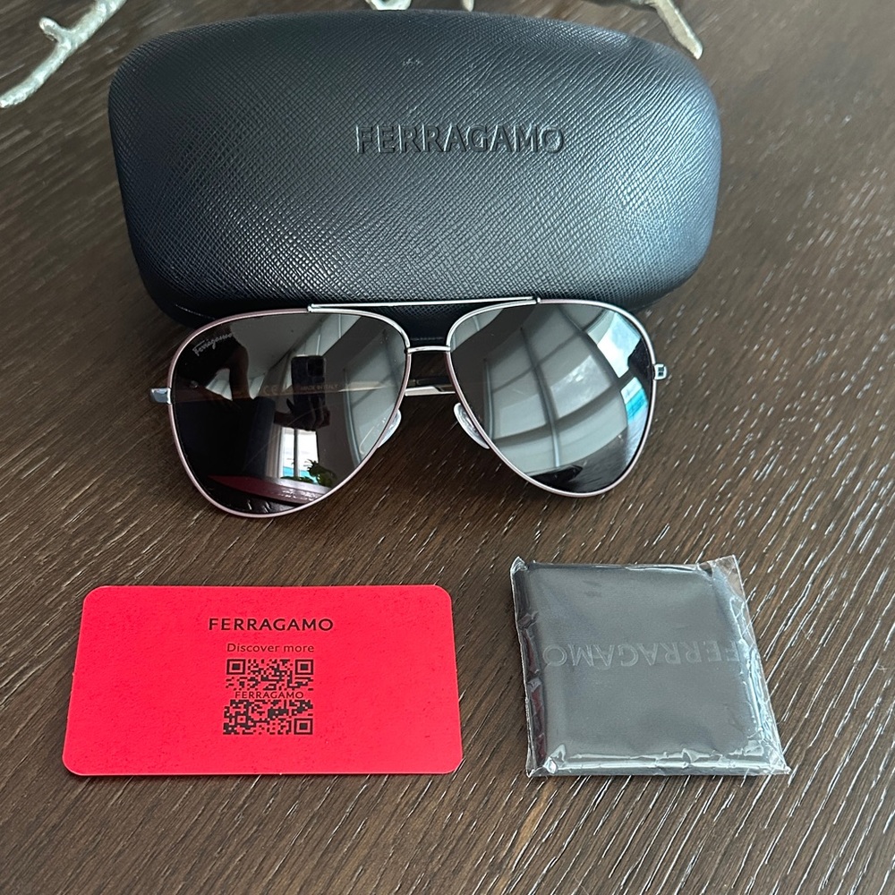 BNNW Unisex Ferragamo Aviator Sunglasses